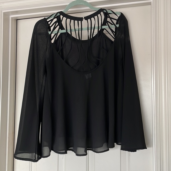 Long sleeve black top with string design - Picture 2 of 4